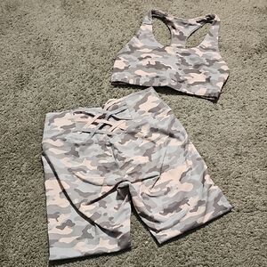 Fabletics Womens Camo Leggings & Sports Bra